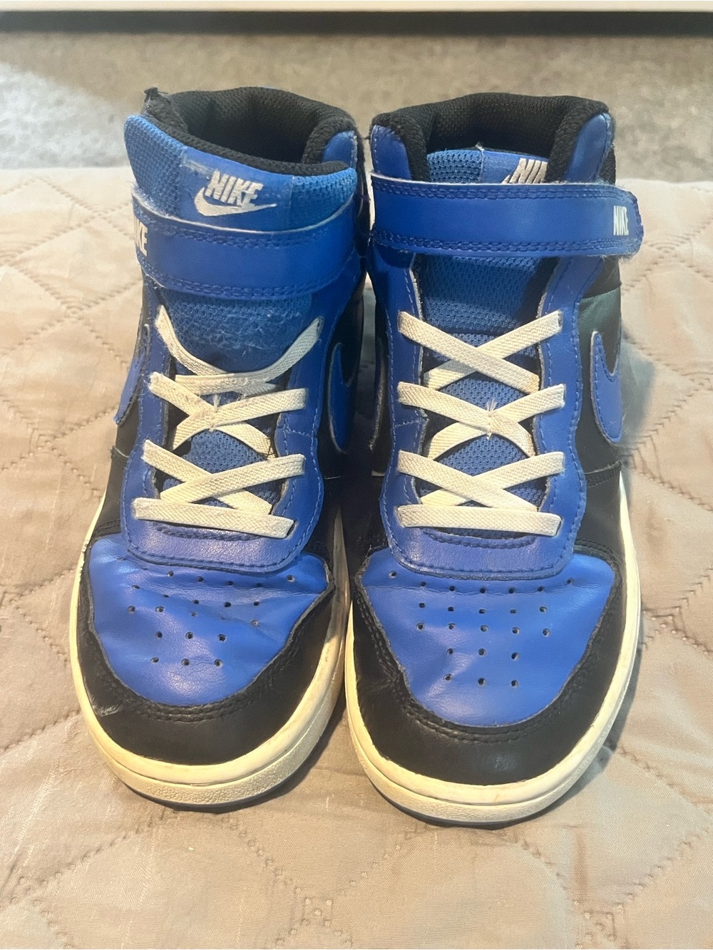 Nike Kids High-Top Sneakers in Blue, Black and White